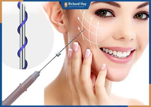 Kỹ thuật khéo léo của bác sĩ bóc tách và xử lý lớp da thừa, nhằm hạn chế sự xâm lấn đến các mô cơ trên gương mặt. Kỹ thuật khéo léo của bác sĩ bóc tách và xử lý lớp da thừa, nhằm hạn chế sự xâm lấn đến các mô cơ trên gương mặt.