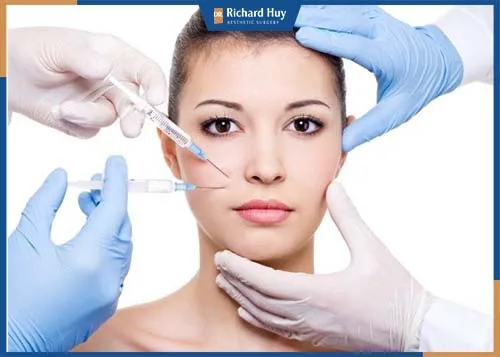 Tiêm botox giải quyết tình trạng co thắt ở các bó cơ, chảy xệ nếp nhăn trên mặt. Tiêm botox giải quyết tình trạng co thắt ở các bó cơ, chảy xệ nếp nhăn trên mặt.