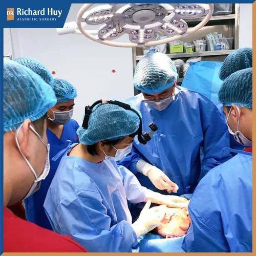 Bác sĩ thực hiện phẫu thuật cần có kinh nghiệm, xử lý tốt kết quả đẹp lâu dài Bác sĩ thực hiện phẫu thuật cần có kinh nghiệm, xử lý tốt kết quả đẹp lâu dài