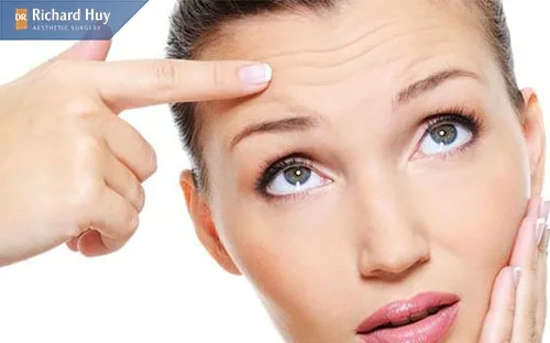 Nếp nhăn gấp khúc, uốn lượn mềm mại Nếp nhăn gấp khúc, uốn lượn mềm mại