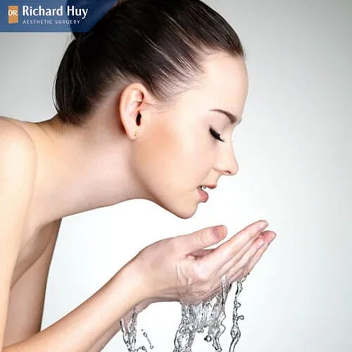 Chăm sóc sau hậu phẫu sai cách gây nguy hiểm Chăm sóc sau hậu phẫu sai cách gây nguy hiểm