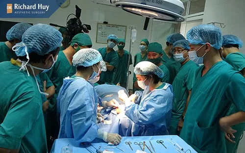 Thực hiện tiêm cằm tại cơ sở uy tín chất lượng Thực hiện tiêm cằm tại cơ sở uy tín chất lượng