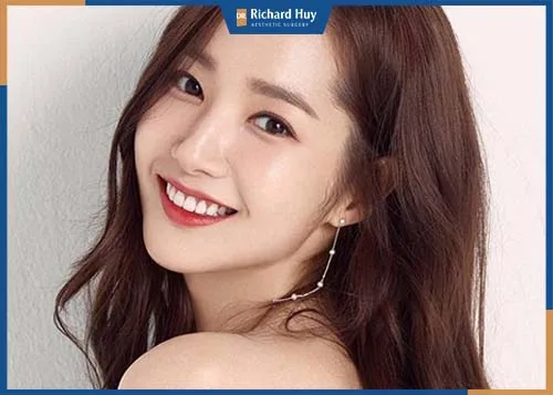 Gương mặt xinh đẹp cần có sự kết hợp hài hòa giữa các đường nét trên gương mặt 