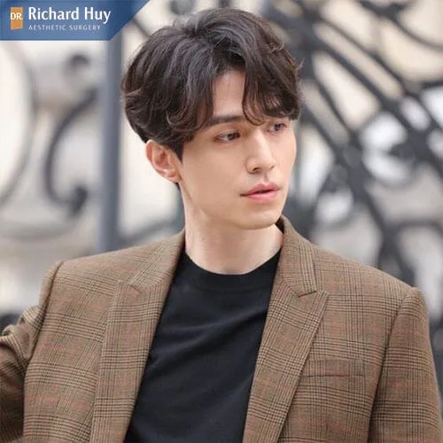 Tóc mái lệch uốn nhẹ Tóc mái lệch uốn nhẹ