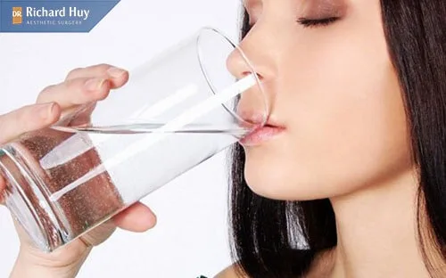 Bổ sung thêm nước dữ độ ẩm cho da Bổ sung thêm nước dữ độ ẩm cho da