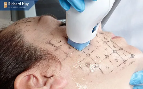 Người có độ tuổi 25 trở lên và da đã bắt đầu có những dấu hiệu của lão hóa Người có độ tuổi 25 trở lên và da đã bắt đầu có những dấu hiệu của lão hóa