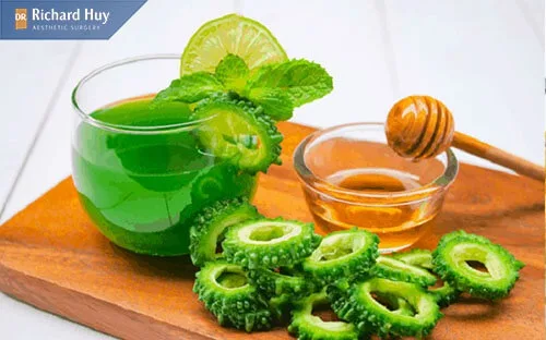 Kết hợp mướp đắng và mật ong giúp dưỡng ẩm và xóa mờ nếp nhăn hiệu quả Kết hợp mướp đắng và mật ong giúp dưỡng ẩm và xóa mờ nếp nhăn hiệu quả