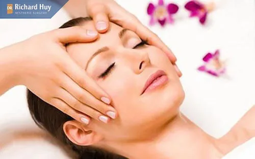Massage tại nhà để trẻ hóa là da
