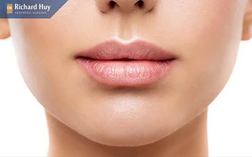 Do cơ địa từng người mà tiêm cằm có thể bị thâm