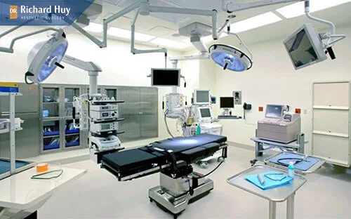 Cơ sở thực hiện có trang thiết bị hiện đại và đầy đủ Cơ sở thực hiện có trang thiết bị hiện đại và đầy đủ