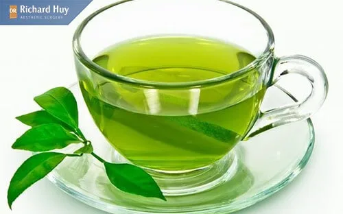 Loại bỏ vết chân chim với trà xanh